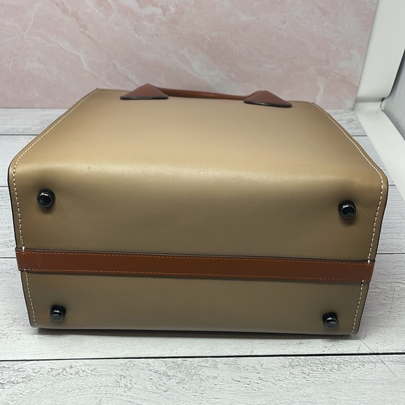 Coach Cashin Carry Tote 29 In Colorblock A13 - Picture 5 of 10